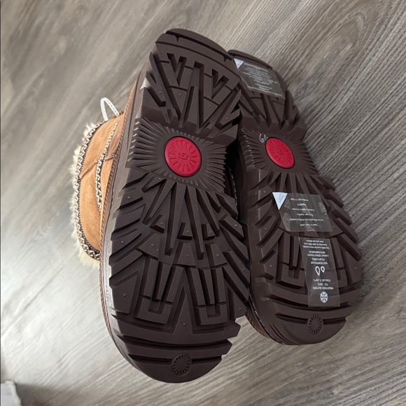 UGG trail-gazer mini boots size 8 NO box - Picture 8 of 8